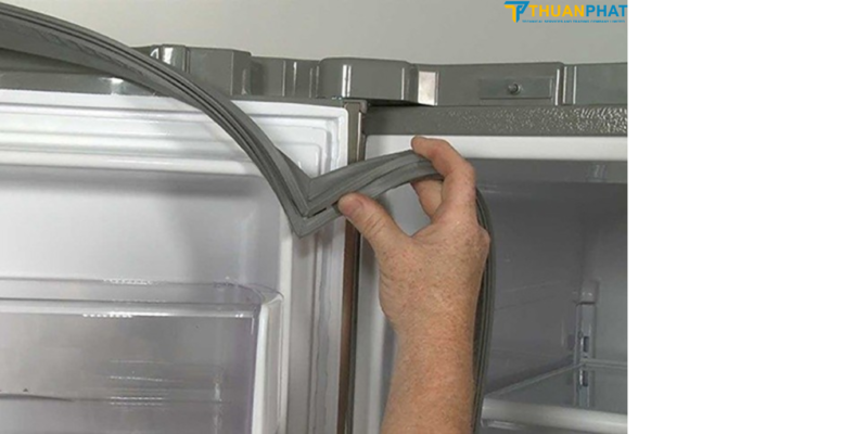 Cửa tủ lạnh đóng không kín Cửa tủ lạnh đóng không kín